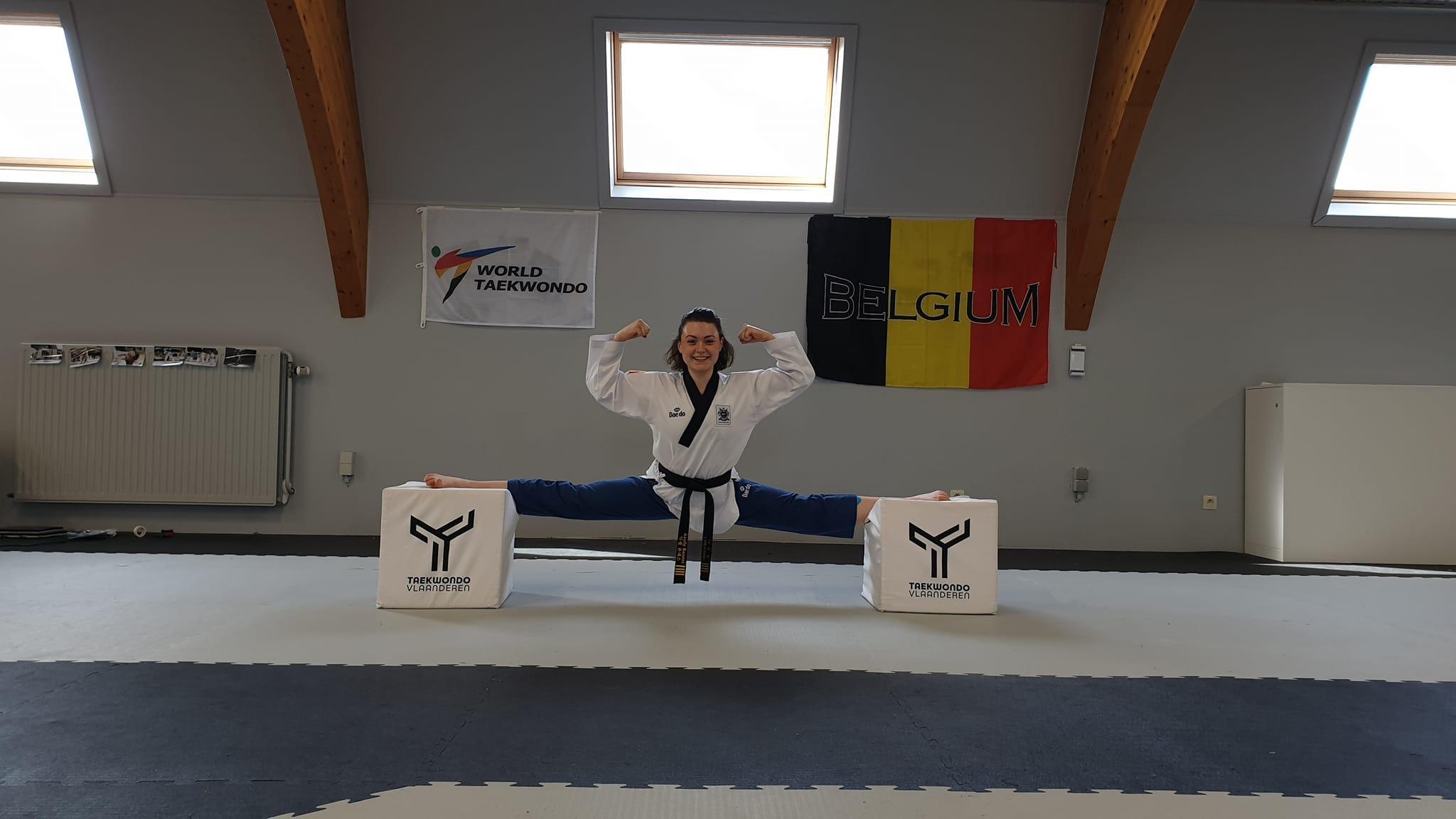 Axelle split